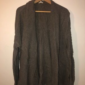 Oversized sweater cardigan